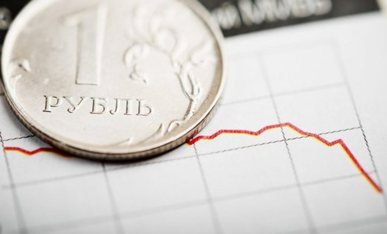 Что должен делать обычный человек в связи с падением рубля