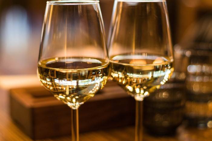 Как обманывают посетителей ресторана с вином?