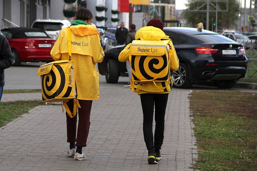Работа в качестве курьера в Яндекс Еде - получится ли заработать?