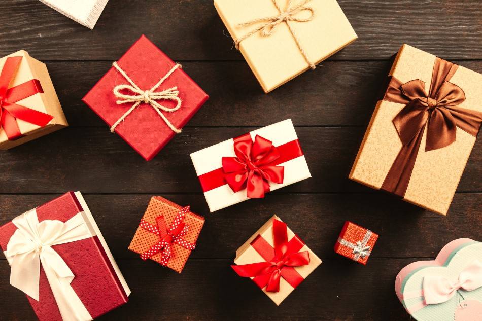 Как заработать на упаковке подарков: 7 основных шагов