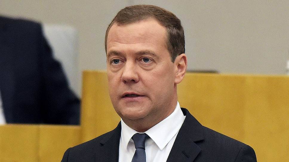 Медведев запрещает ухудшать положение компаний