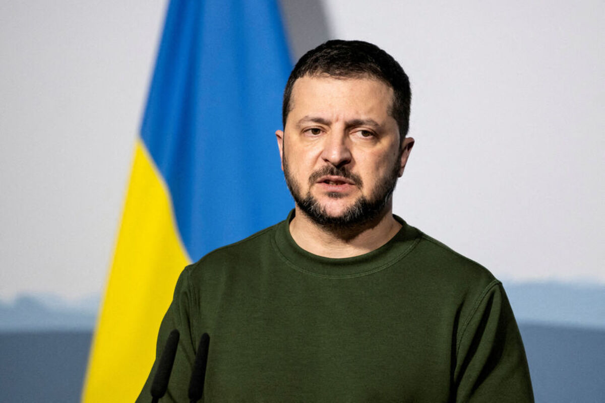 Зеленский предупредил военных ВС Украины о приближении «нового этапа боевых действий»