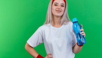 Ученые рассказали, чем грозит питьевая вода в пластиковой бутылке