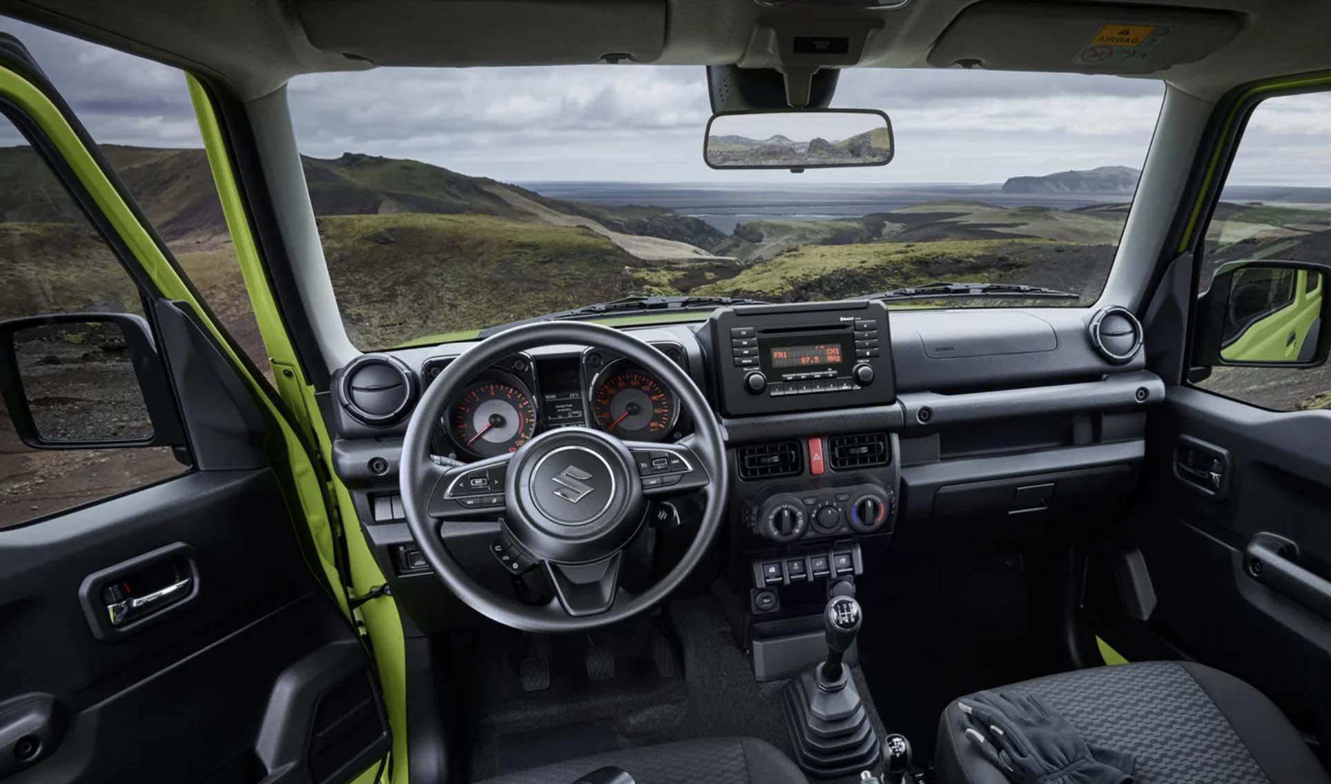 Сравнение внедорожников: Подержанный Suzuki Jimny против новой Lada Niva Travel