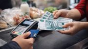 Россияне обналичили в магазинах 28 млрд рублей за первое полугодие 2025 года